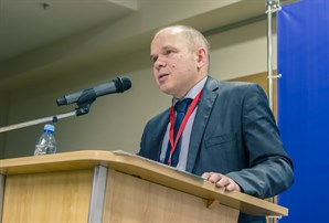 Андрей Демин выступил на пленарном заседании X Форума руководителей ЖКХ в Москве