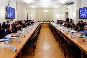 Новые дамбы и объекты по обращению с ТКО, борьба с вододефицитом и лесными пожарами: в Госдуме России представлен проект бюджета Минприроды