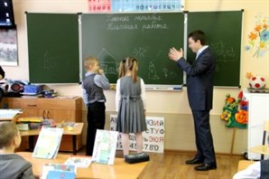 Андрей Чибис рассказал учащимся гимназии №1584 о том, что такое ЖКХ